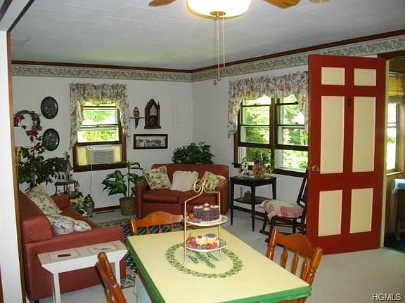 2nd image of 16 Casey Ln