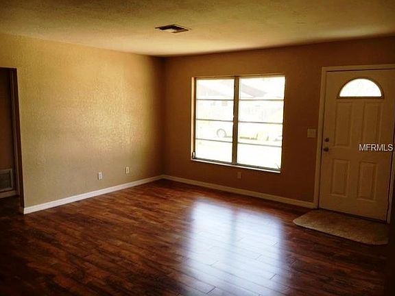 3rd image of 1793 Elm Dr