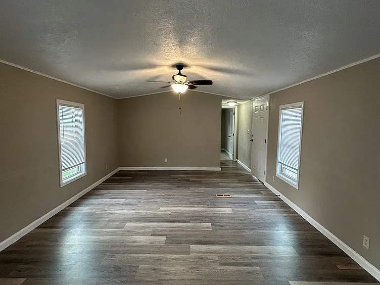 202 Zackary St — Photo 4