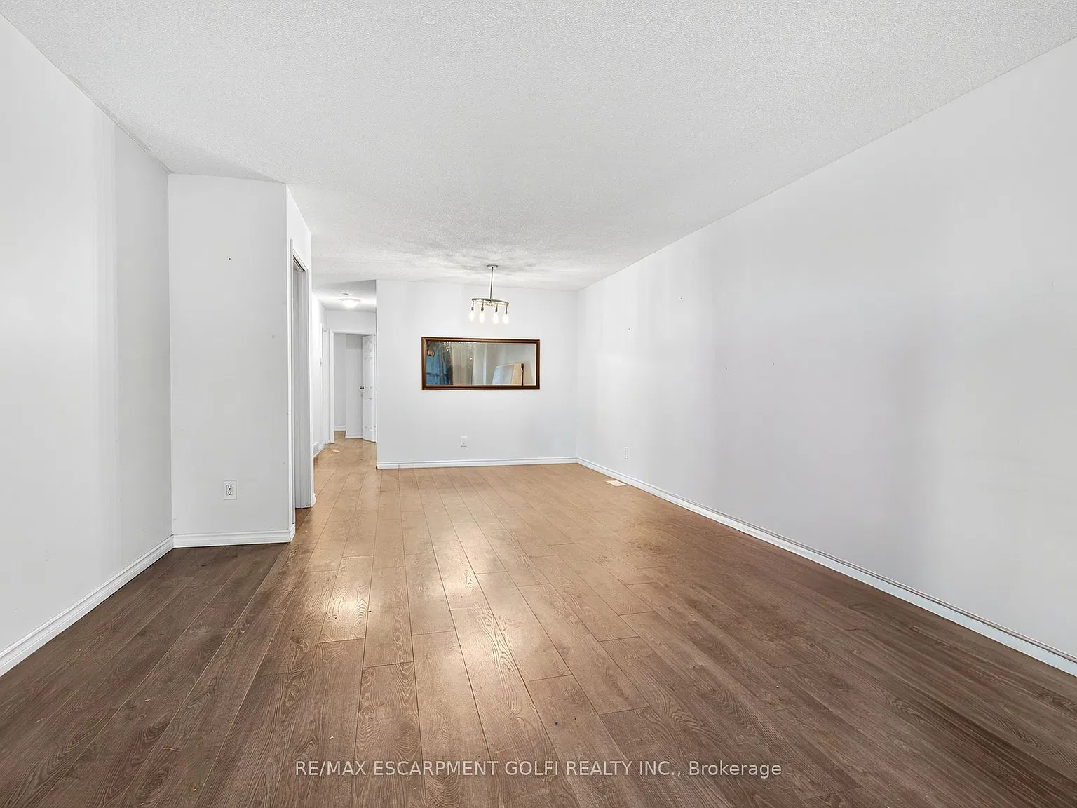 3 bed, $2,100 — Photo 2