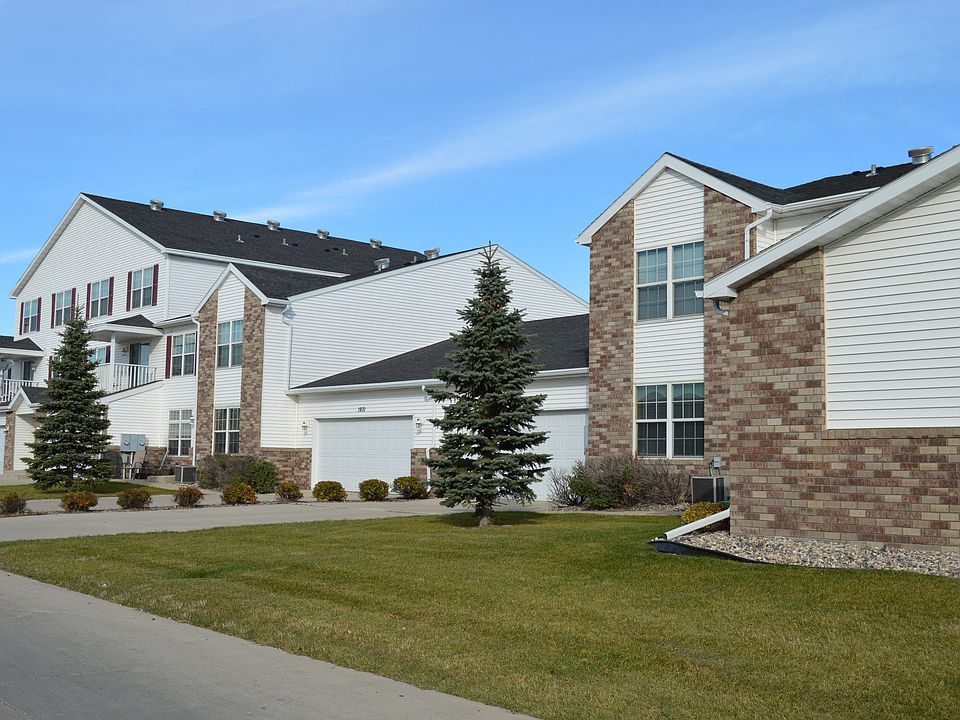 Fargo, ND Charleswood Townhomes | Exterior