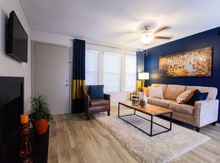 111 Deerbrook Dr, Fishers, IN 46038