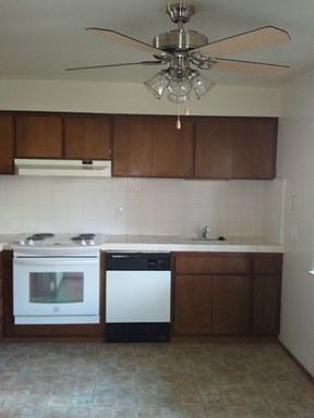 3rd image of 6189 Greenhaven Dr