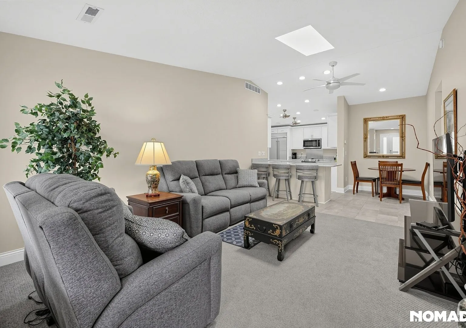 Charming 2BR Townhome in Oak Park Heights — Photo 1