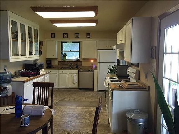 3rd image of 117 Horseshoe Dr