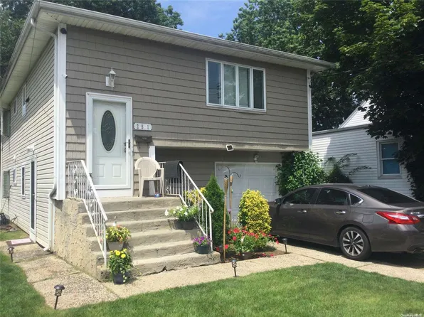 251 Siegel Street, Westbury, NY 11590
