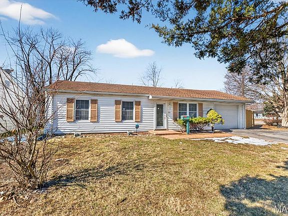 3rd image of 713 Saint Norbert Dr