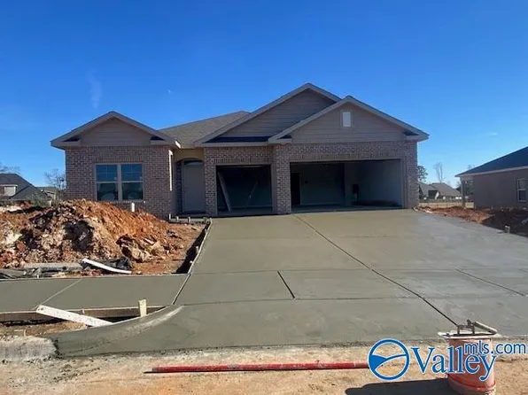 22449 Regent Dr, Athens, AL 35613