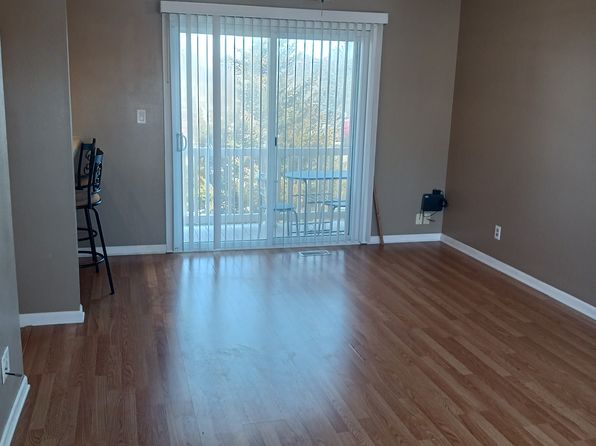 29 Coventry Ln