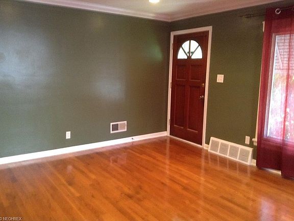 4th image of 13509 Saint James Ave