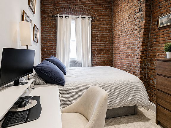 5th image of 18 Abingdon Sq #Penthouse 10