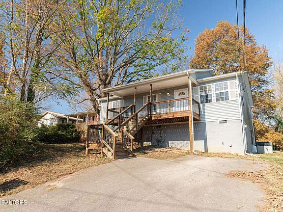 2nd image of 2135 Bernhurst Dr