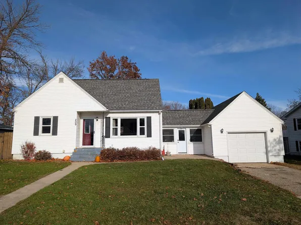 209 Cabot St E, Le Roy, MN 55951
