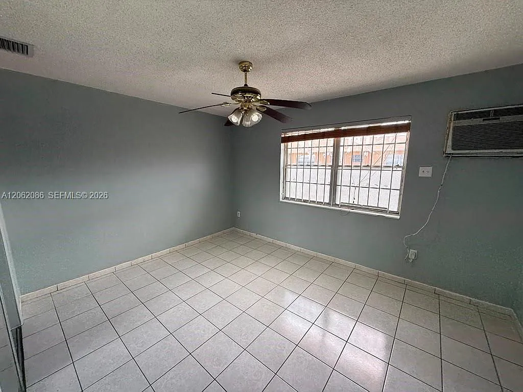 Five Arches Condo — Photo 3