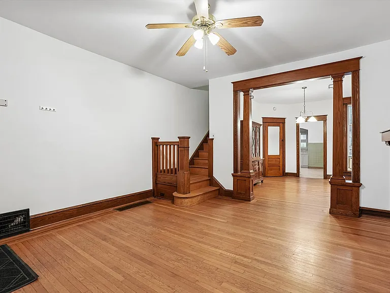 868 N 27th St — Photo 3