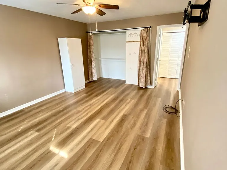 1310 Harbourside Dr — Photo 16