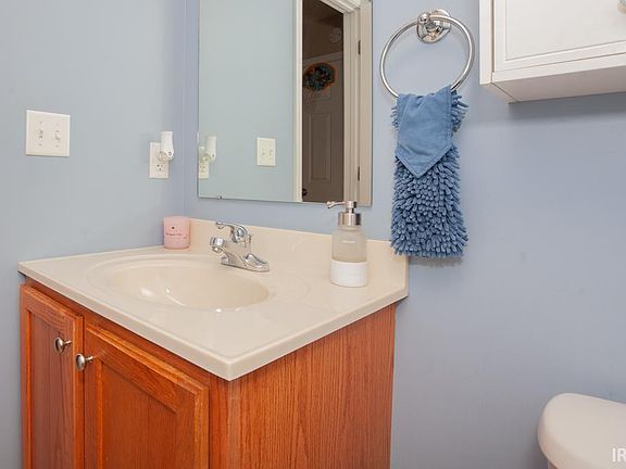 4th image of 12821 Kingsley Ct