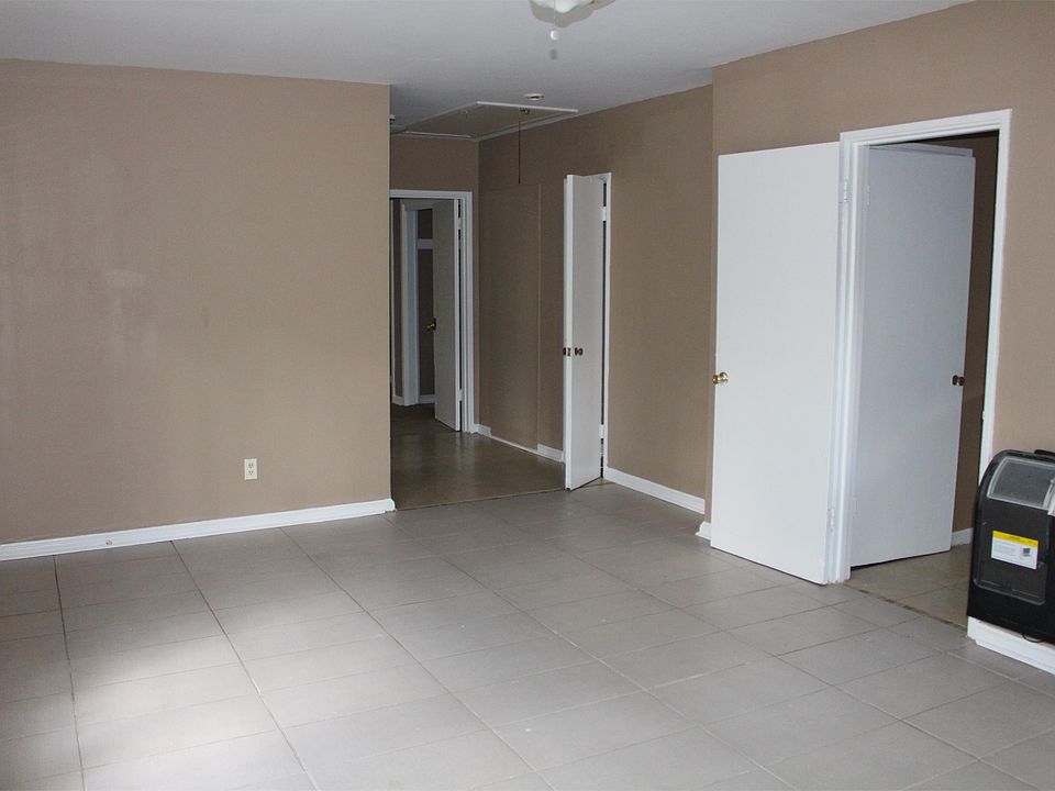 2nd image of 801 Harding Ave