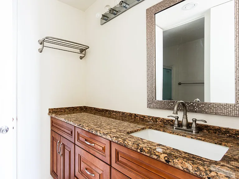 6542 Ocean Crest Dr #C204 — Photo 19
