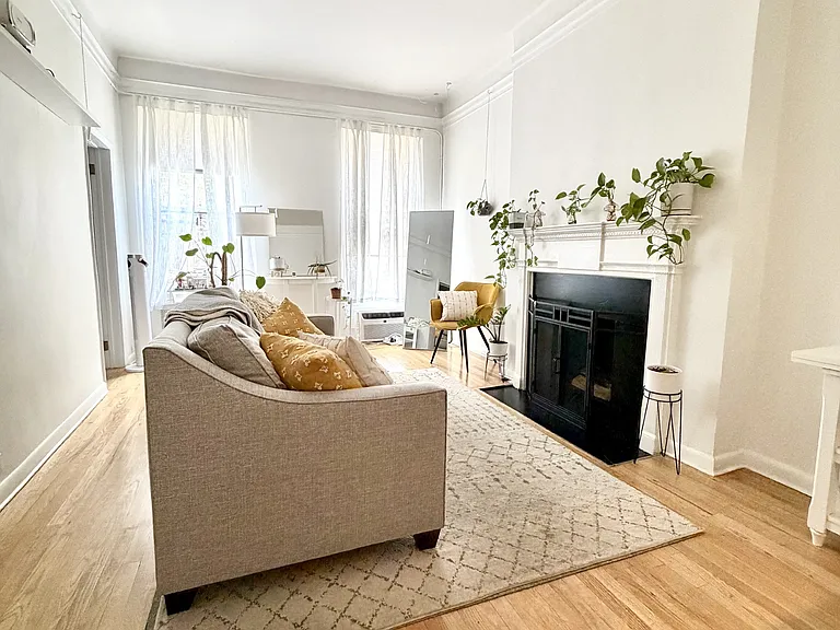 22 E 81st St #4B — Photo 1