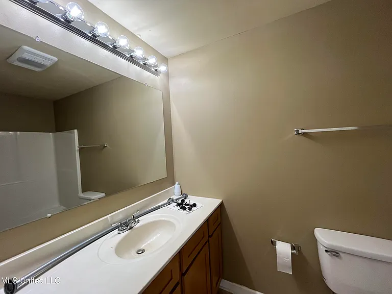 6165 E Lamar St — Photo 11