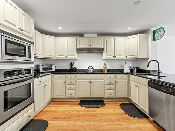 5th image of 1 E Grand Ave APT 208