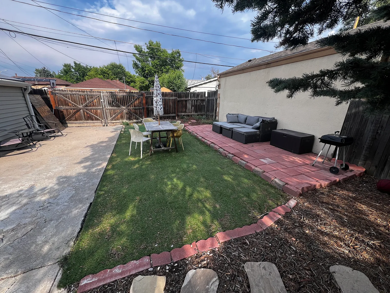 990 Julian St — Photo 4