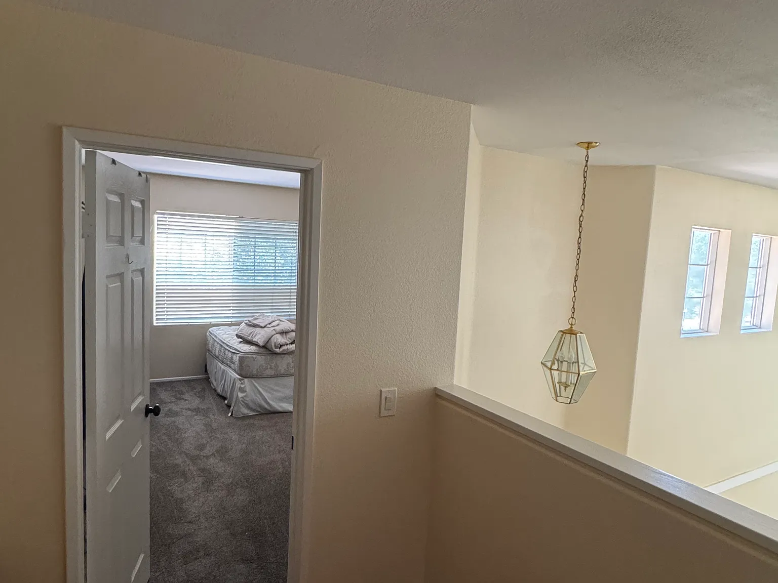 1 bed, 2900 sqft, $900 — Photo 1