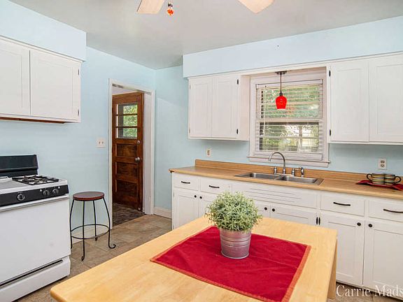 5th image of 1957 Oakcliff Dr NE