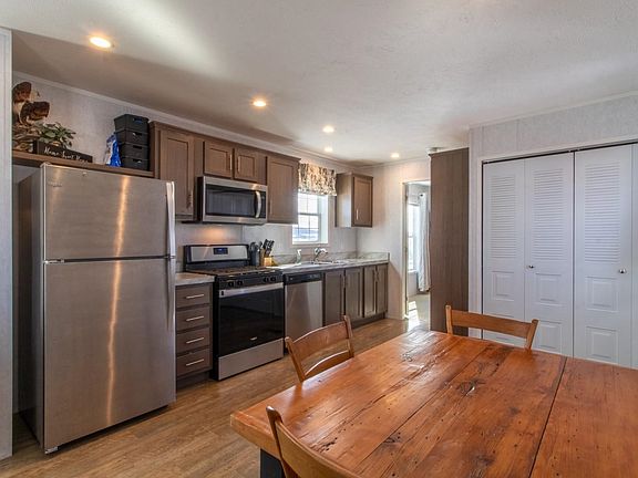 4th image of 1501 Searles Road