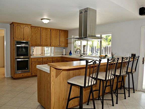 3rd image of 878 Deseo Ave