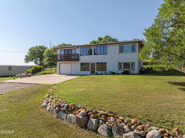 4355 Fort Lincoln Rd, Mandan, ND 58554