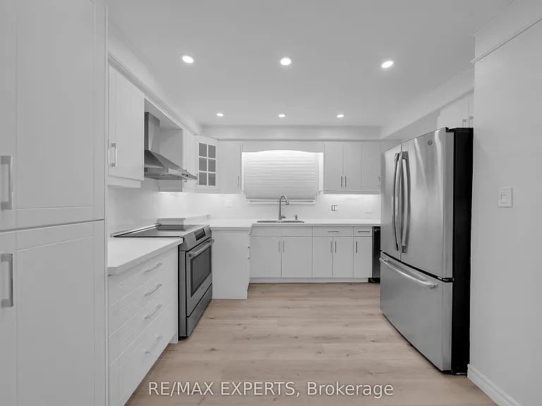 79 Louisa St #UPPER — Photo 8