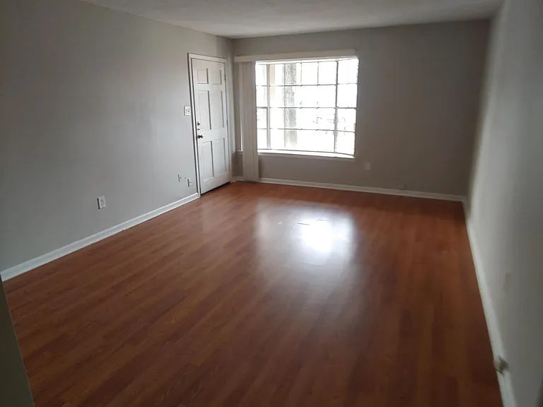 32 S Tucker St #4 — Photo 1