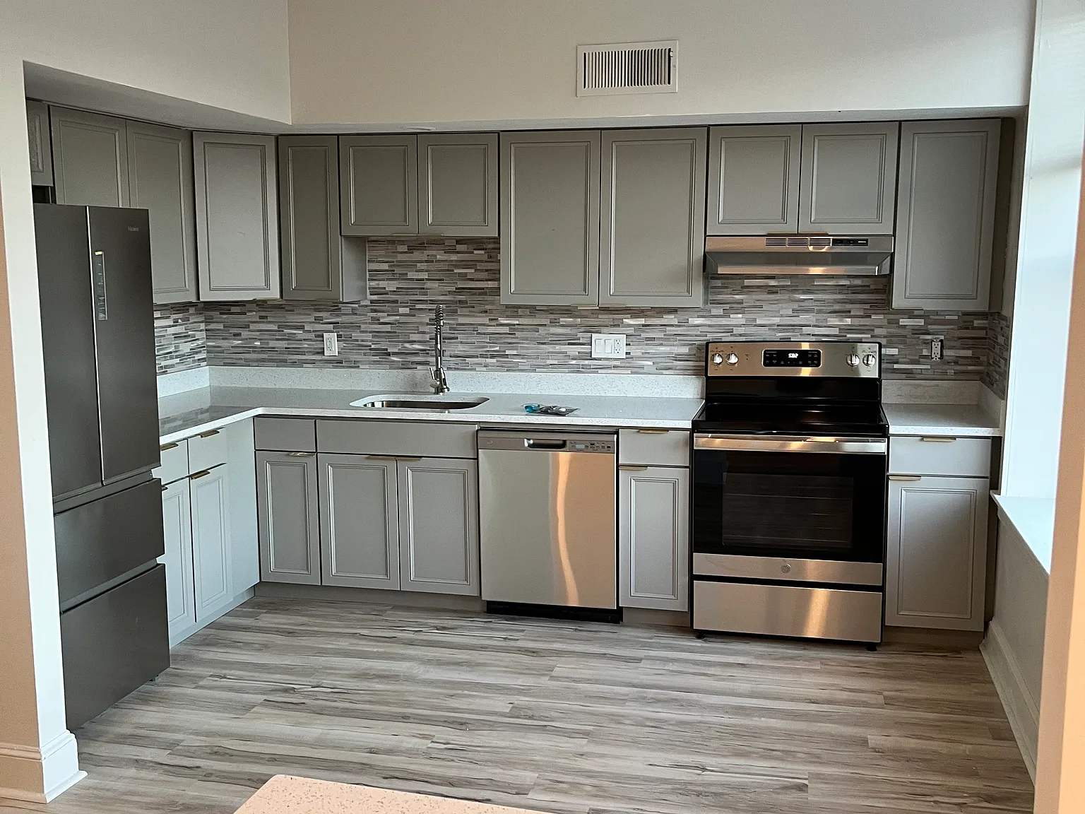 1 bed, 650 sqft, $1,500 — Photo 4
