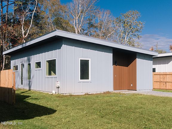 2nd image of 576 WOODLAWN Road