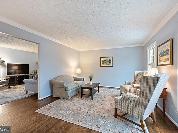 5th image of 1374 Rock Chapel Rd