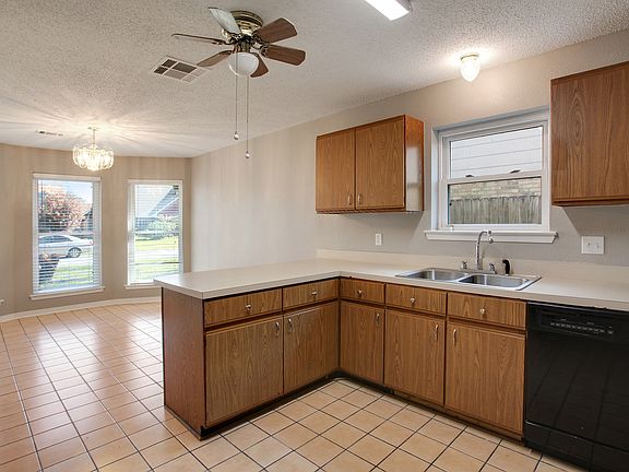 5th image of 740 Lemoyne Dr