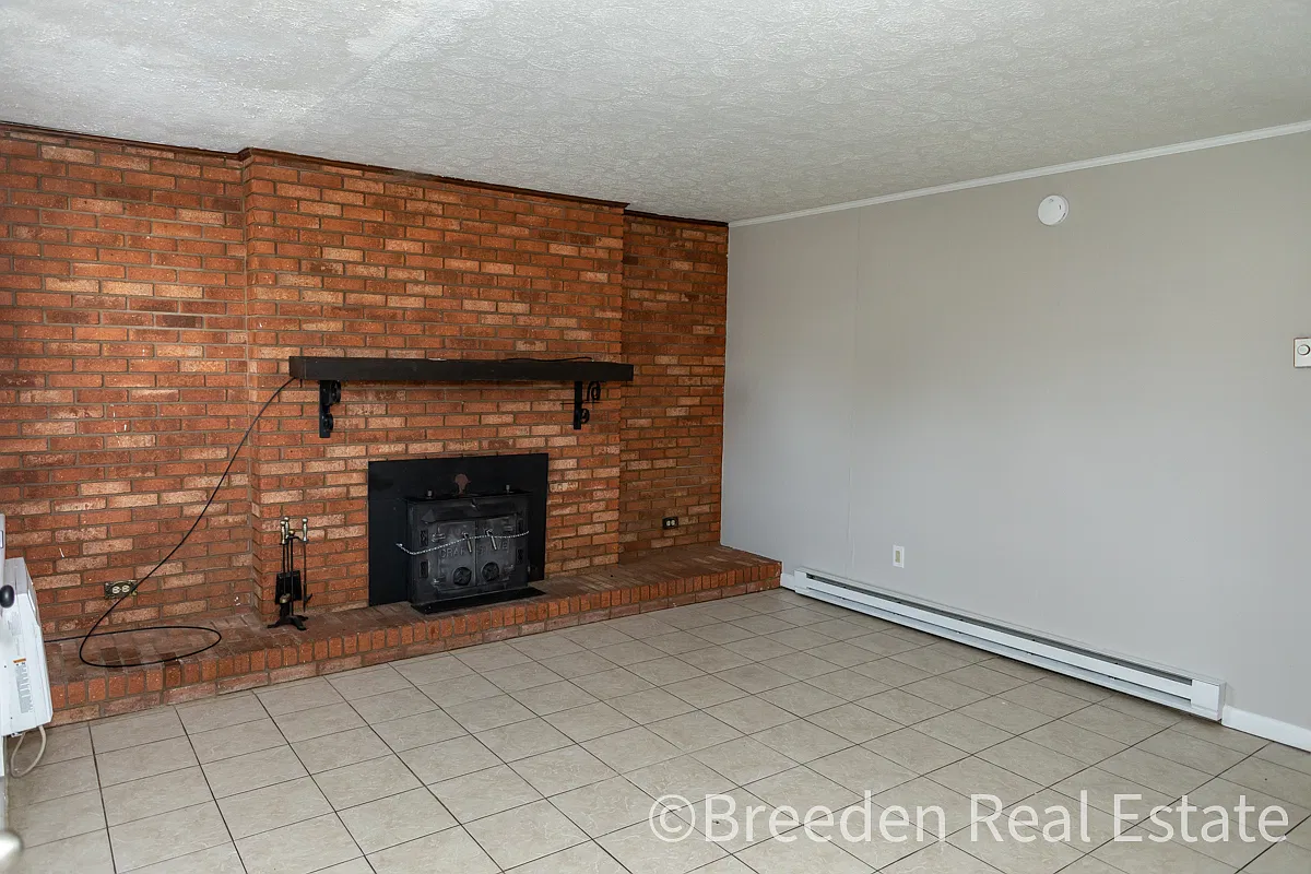103-01: 305 Park Avenue - F — Photo 2