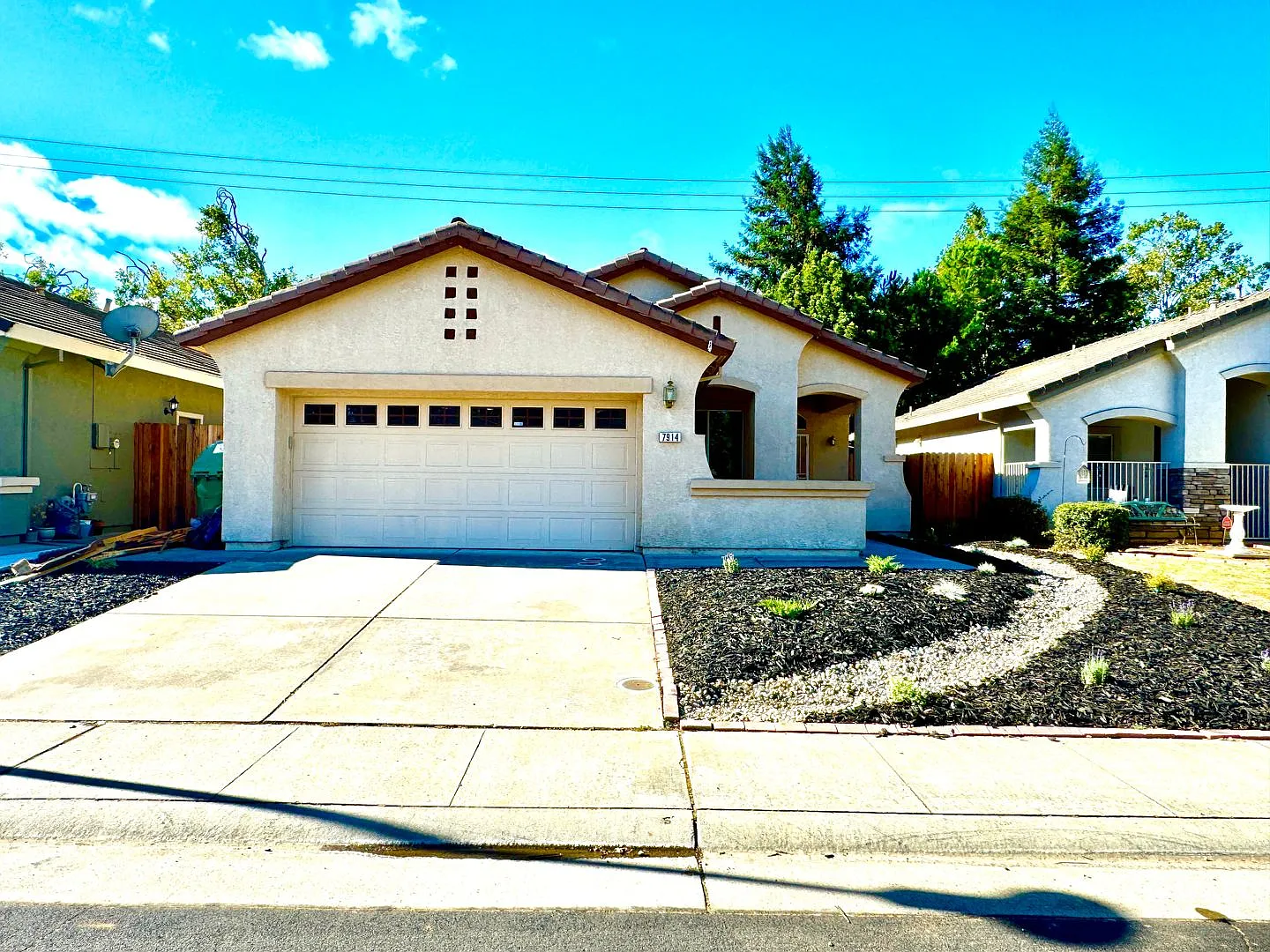 Clean And Cozy One Story 3 Bed, 2 Bath In Elk Grove — Photo 1