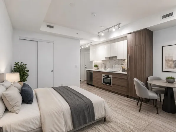 10626 City Pkwy #1714, Surrey, BC V3T 4C7