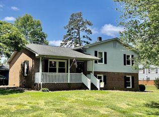 203 Windsor Dr, Roxboro, NC 27573