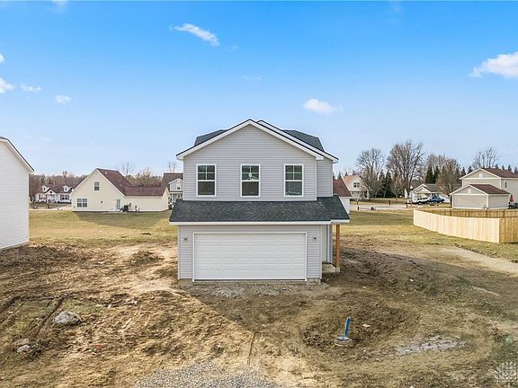 2nd image of 773 Oakdale Dr