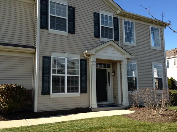 751 S Jade Ln, Round Lake, IL 60073