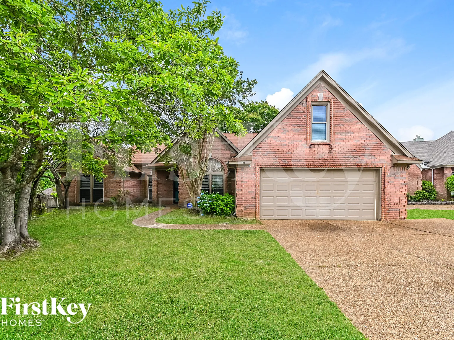 3 bed, 2.0 bath, 2165 sqft, $1,755 — Photo 1