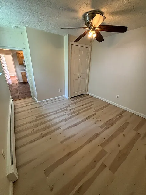 3 bed, 1300 sqft, $3,200 — Photo 4