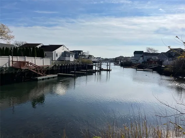 206 Waukena Avenue, Oceanside, NY 11572