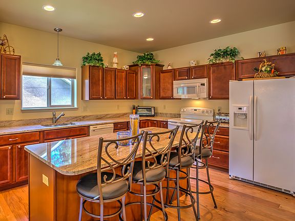 4th image of 1104 Ptarmigan Dr