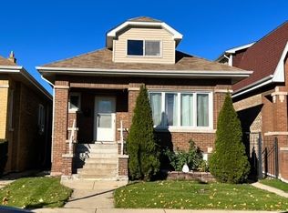 5224 W Nelson St, Chicago, IL 60641