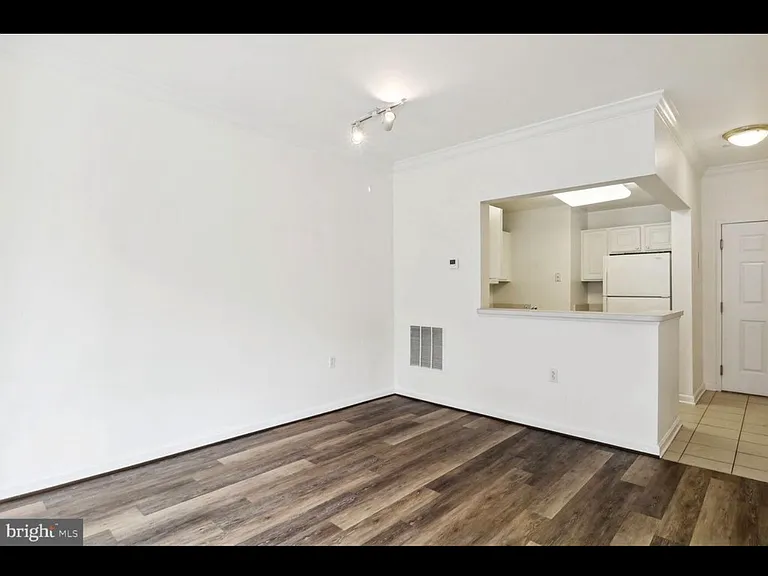 23 Pierside Dr #306 — Photo 13